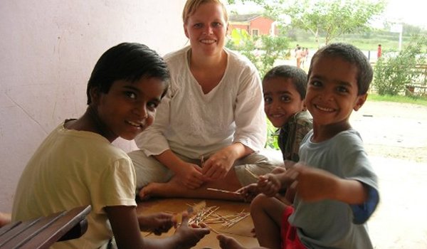 volunteer teaching orphan kids india
