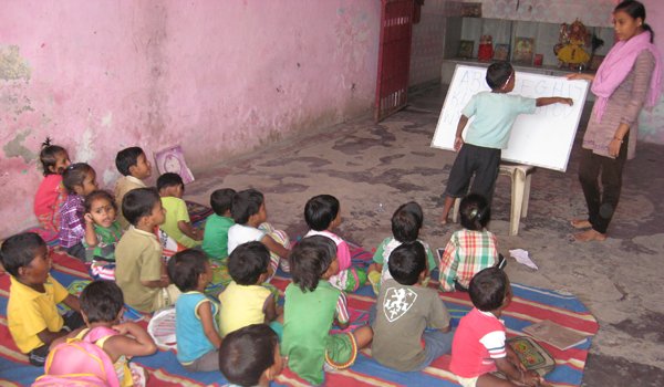 teaching english to child in india