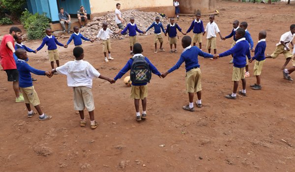 volunteer with school kids in south africa