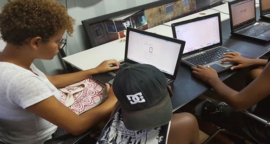 teaching  computer in brazil