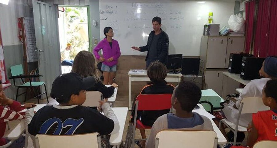 volunteer teaching in peru