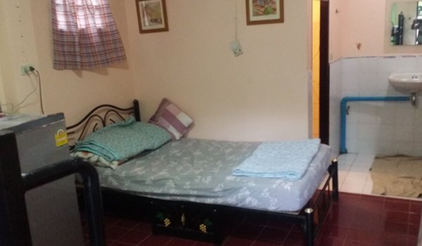 bedroom for volunteer in thailand host family